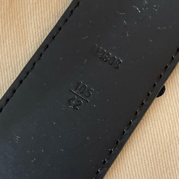 LV Mens Belt - Picture 2 of 4